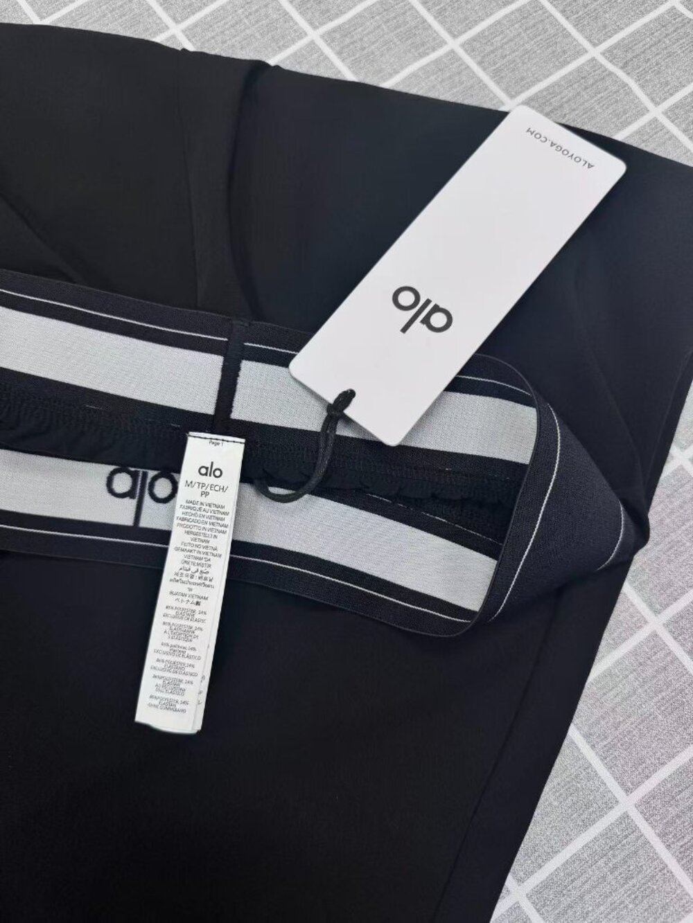 Brand new 😀💓ALO Yoga Women's Suit Up Black Trouser (Regular) - Picture 4 of 6